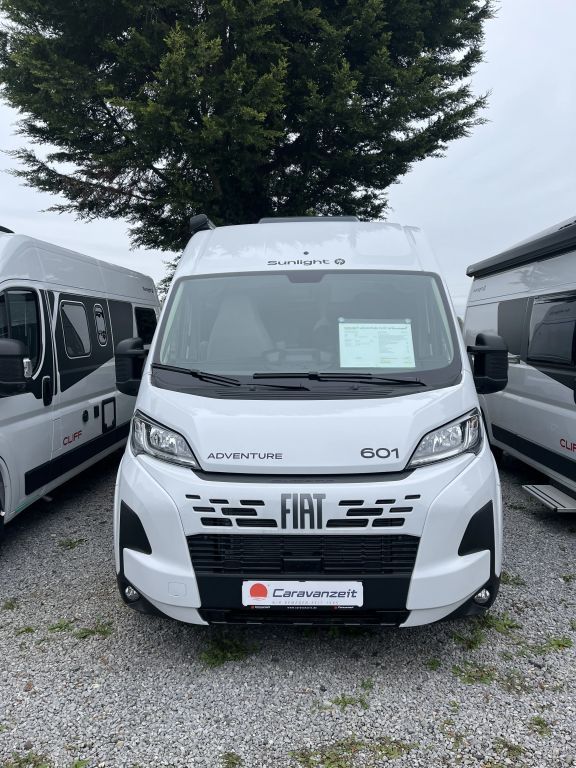 SUNLIGHT Camper Van CLIFF 601 Adventure Edition Etagenbet