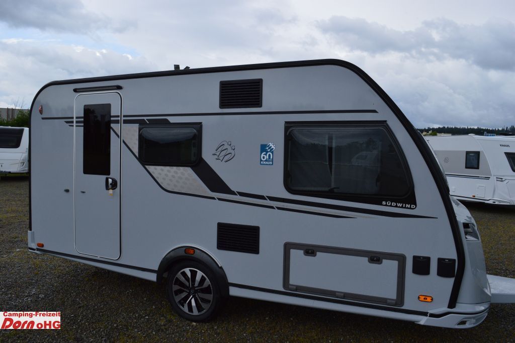 KNAUS Südwind 420 QD 60 YEARS Kühlschrank 142l