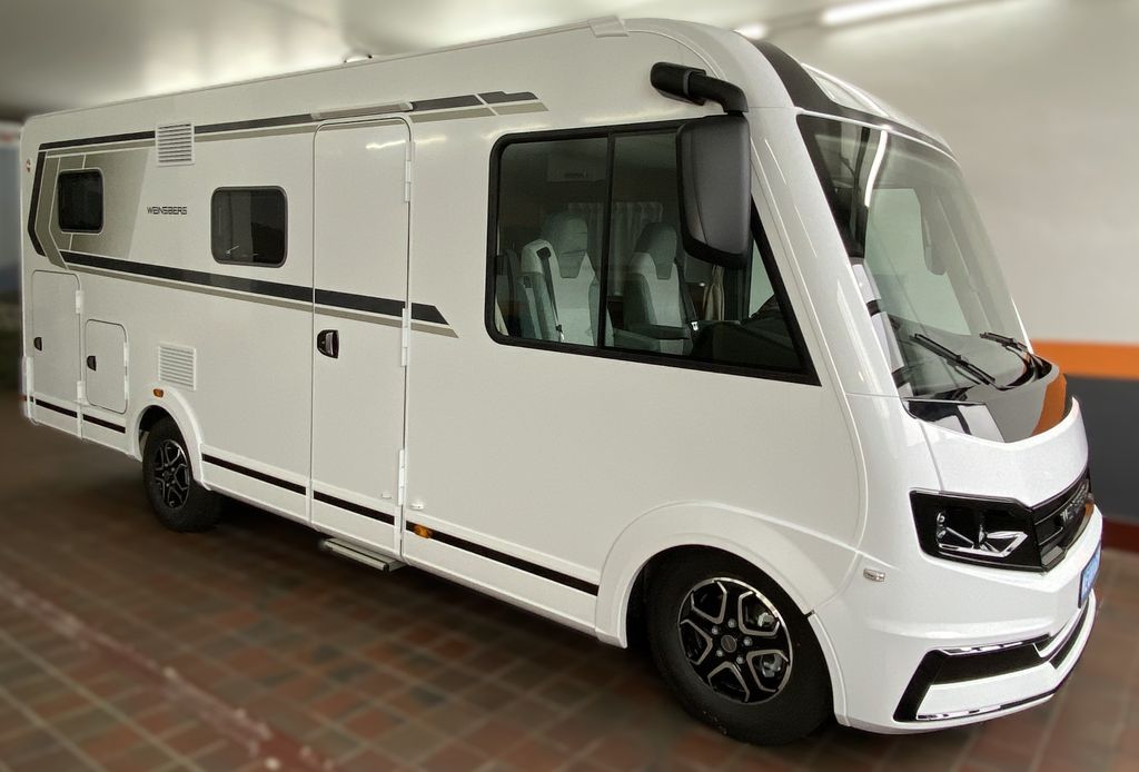 WEINSBERG CaraCore 650 MEG *Längsbetten*Hubbett*Automatik