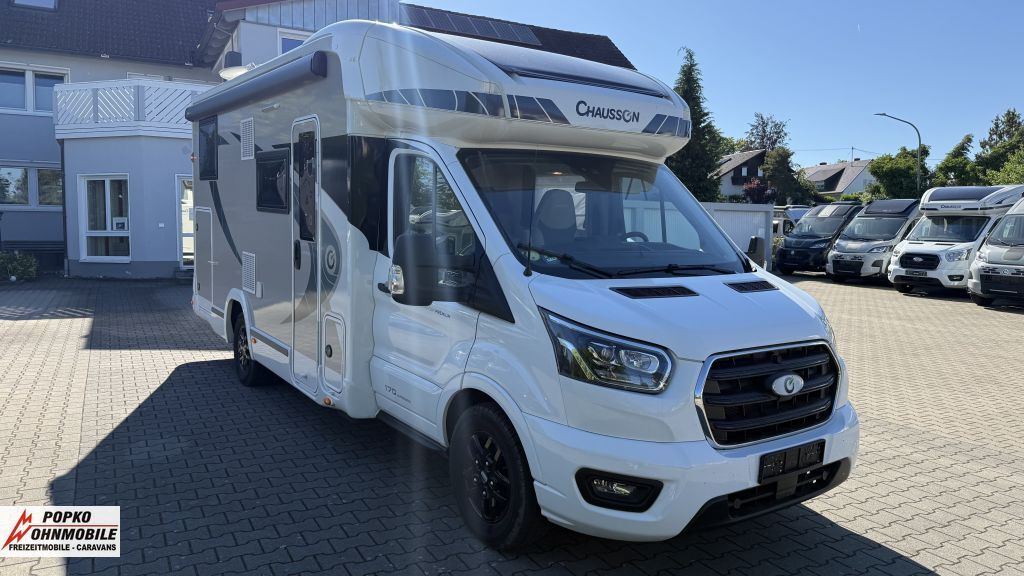 CHAUSSON Teilintegrierte 627GA Titanium Premium WENIG KM!