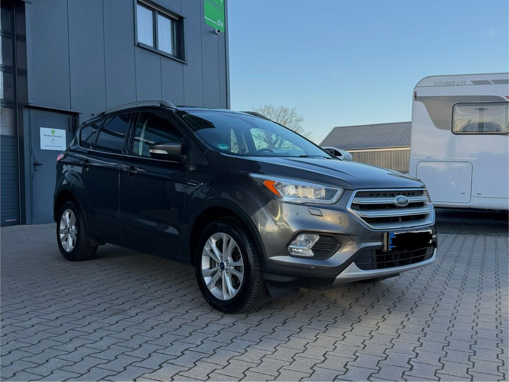 FORD Kuga Titanium RFK Panorama Xenon Winter