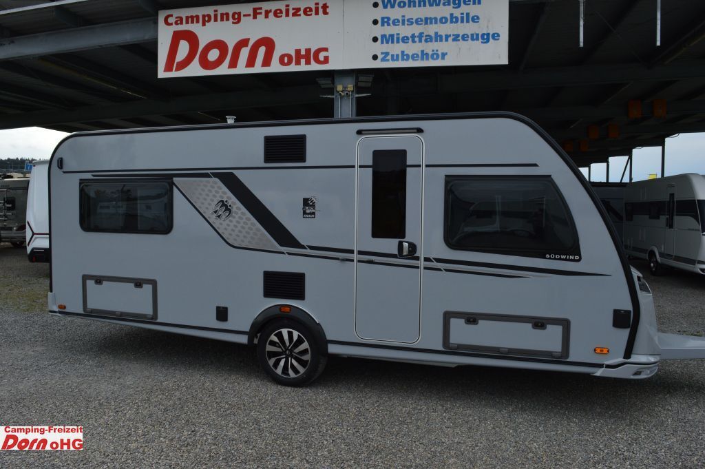 KNAUS Südwind 580 UF Black Selection elektr.Fußbodener
