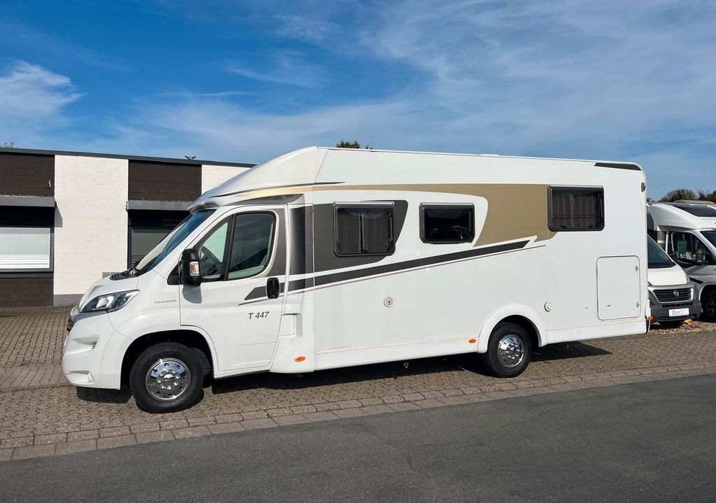 CARADO T 447 - Einzelbetten - Hubbett - auto.Sat/TV -